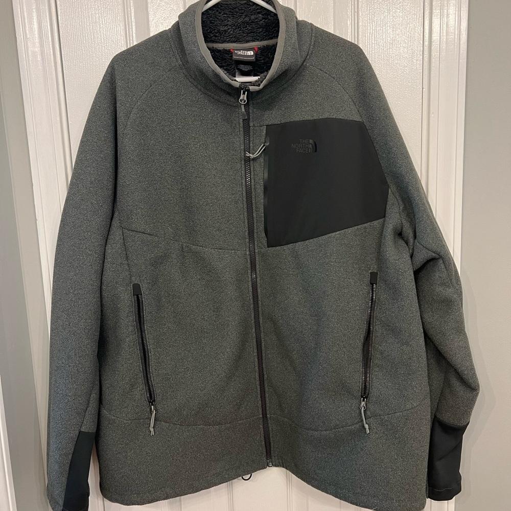 Men’s North Face zip jacket